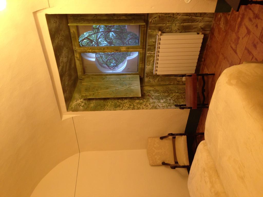 Castello Sannazzaro B&B Giarole エクステリア 写真