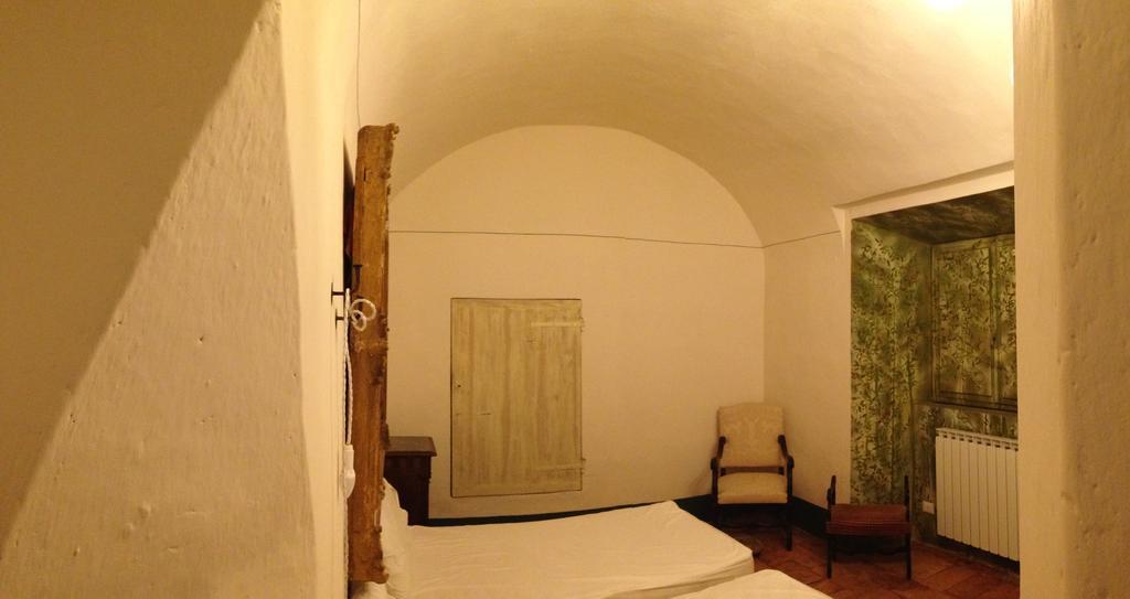 Castello Sannazzaro B&B Giarole エクステリア 写真