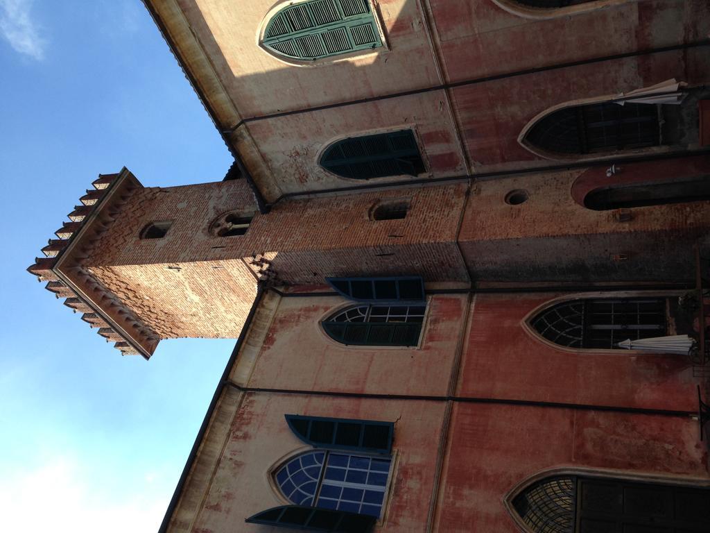 Castello Sannazzaro B&B Giarole エクステリア 写真