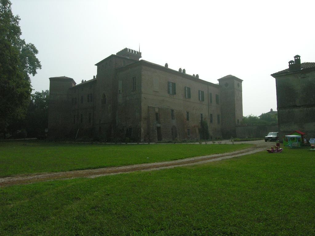 Castello Sannazzaro B&B Giarole エクステリア 写真